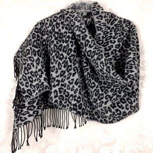 100% Lana Wool Leopard Print Scarf Wrap. Gray Black Neutral Fringe 20 x 76 Italy